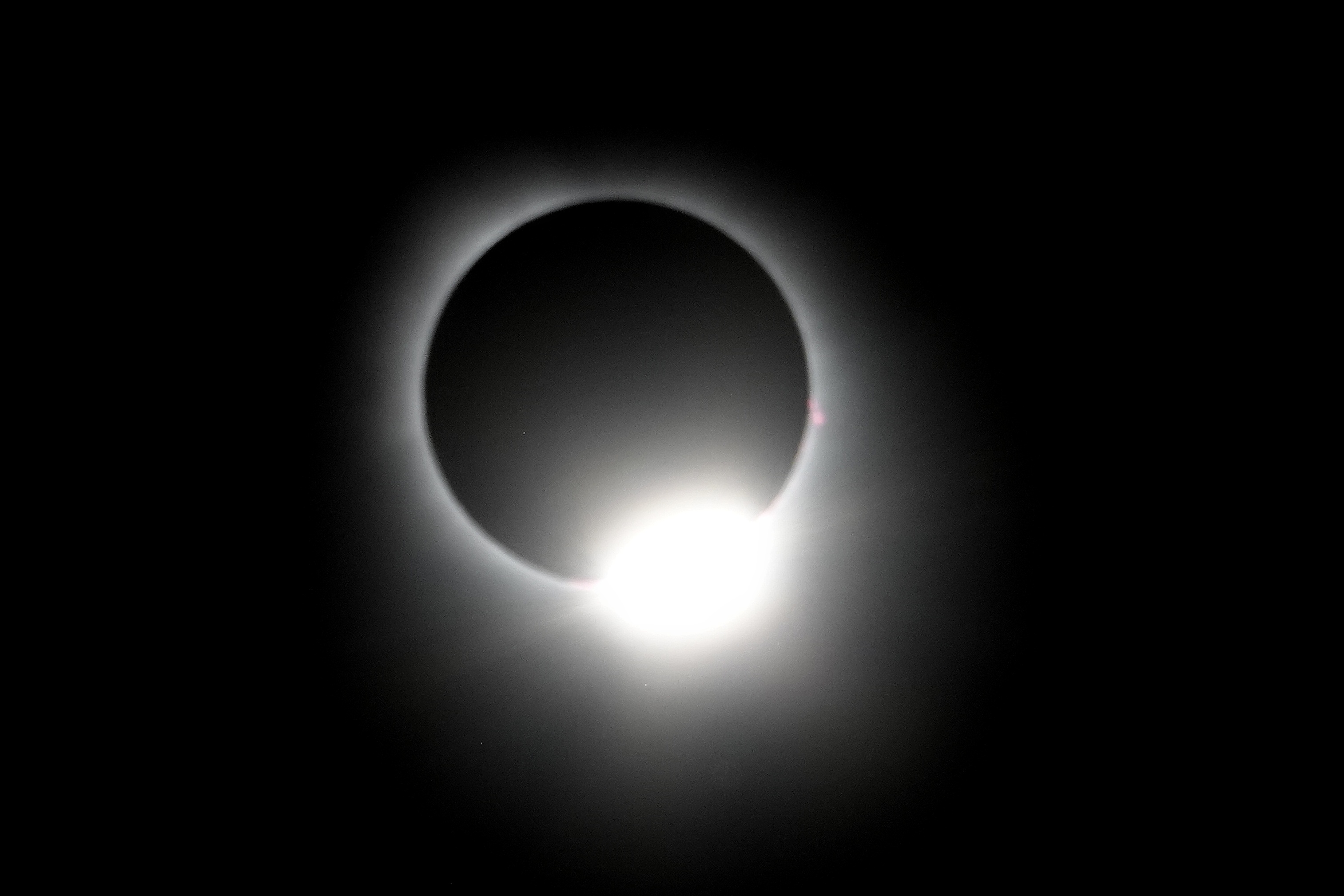 Lumière étrange pendant l'éclipse